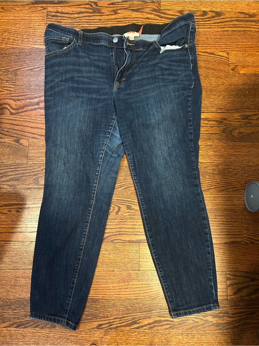 EVRI Women’s Skinny Jeans in Dark Blue Wash